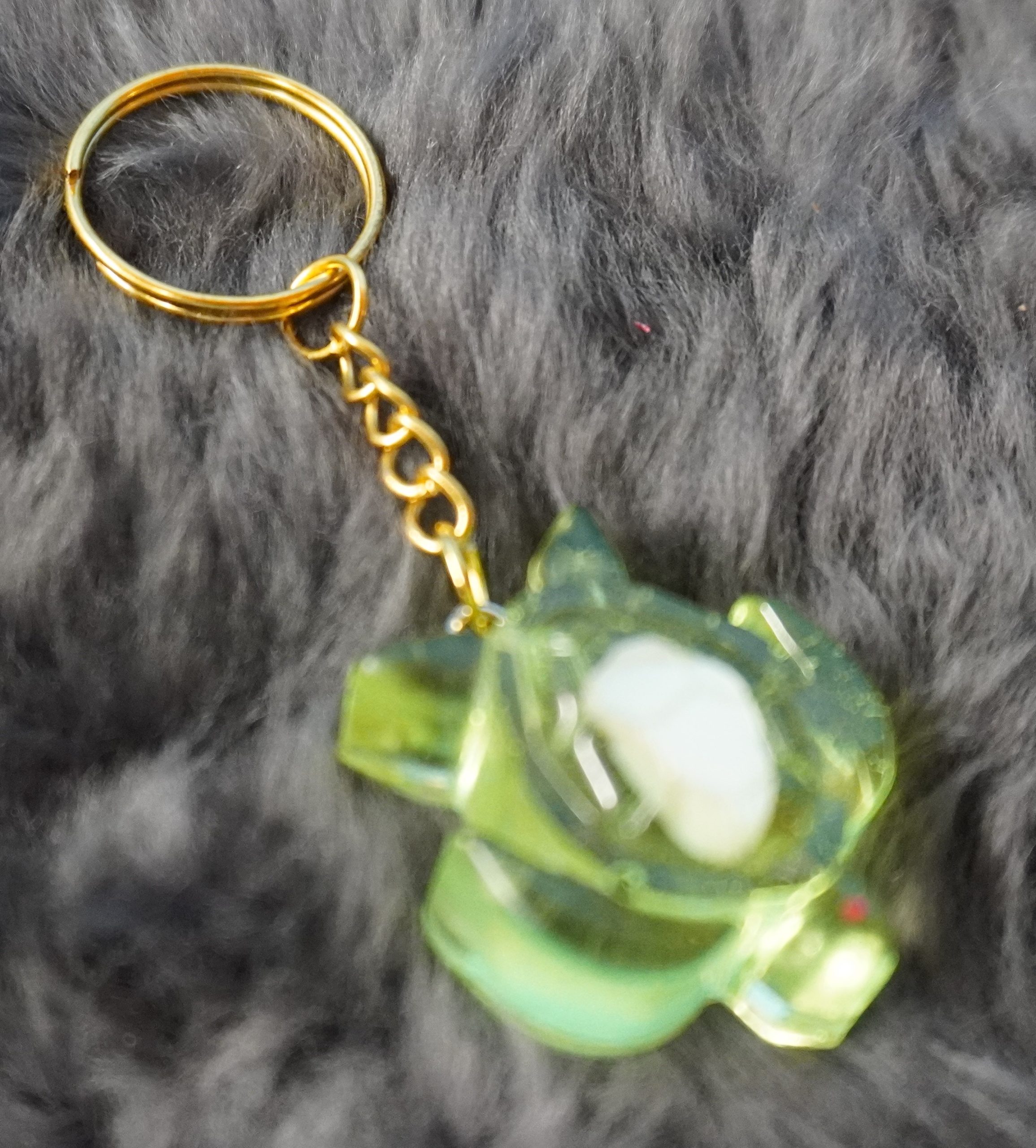 Key Chain Turtle Translucent green with Mother of Pearl
