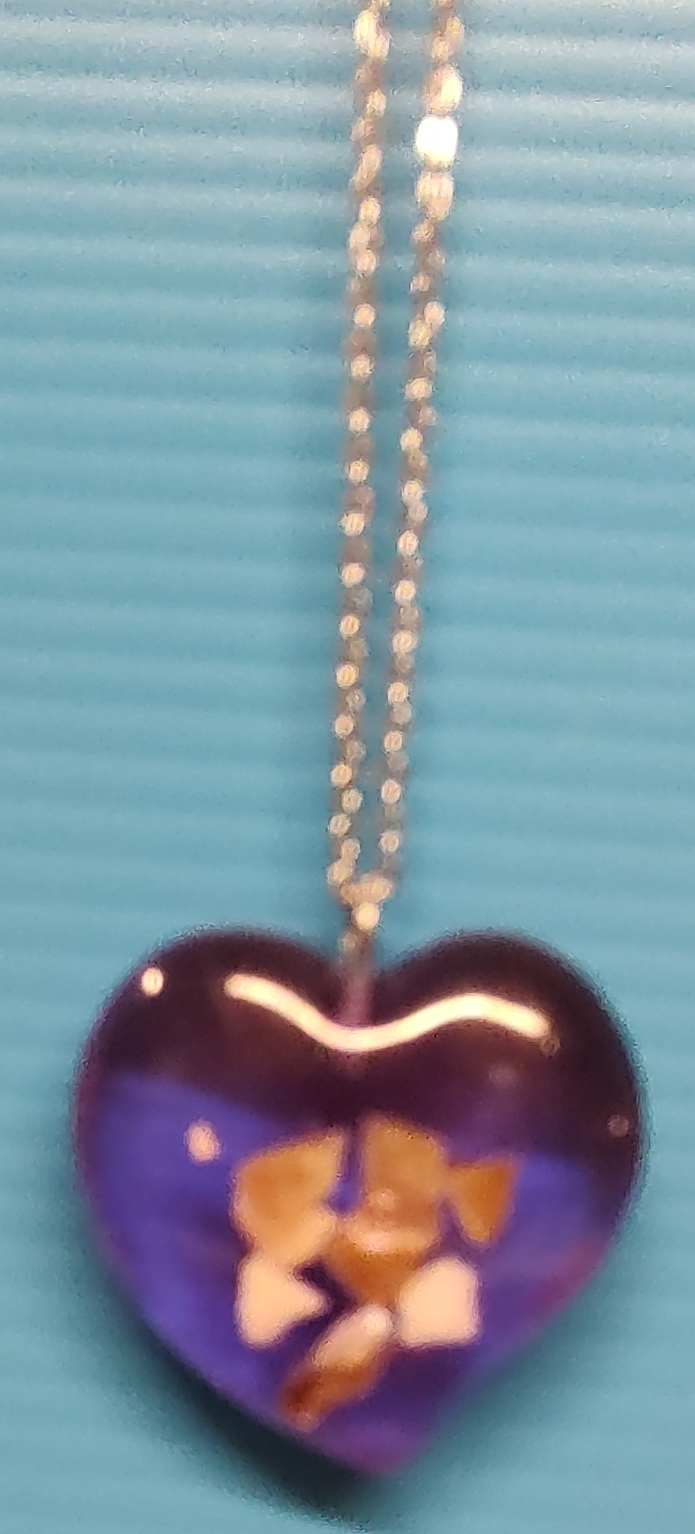 Necklace purple heart resin (2)
